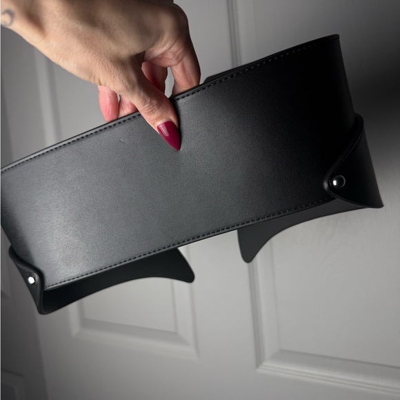 Disturbia Peplum Black Double Buckle Belt - Picture 4 of 5